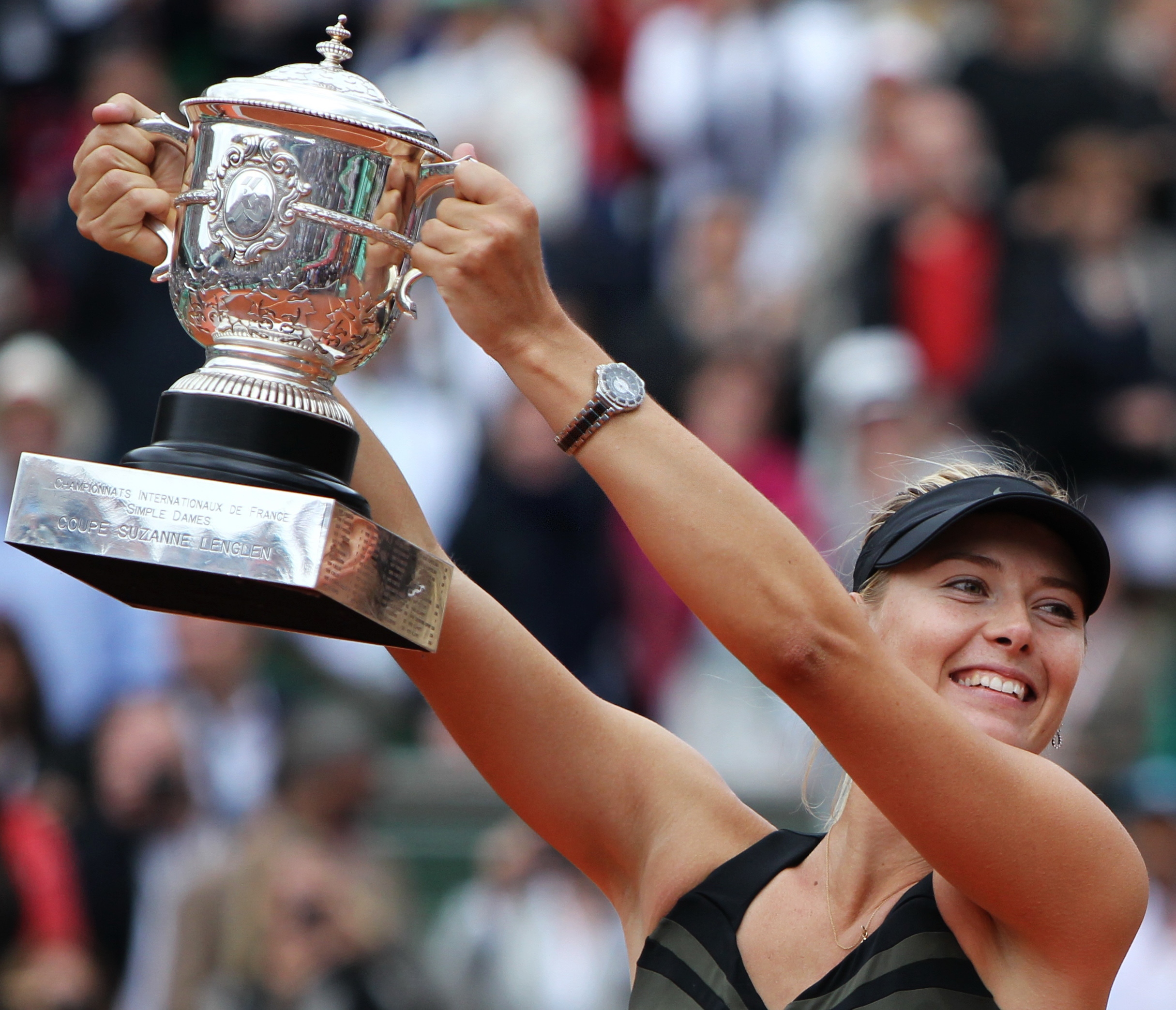 包含莎拉波娃在塞尔维亚队比赛中挺进下一轮，势不可挡引发热议！的词条