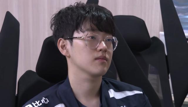 关于Scout迎来三赛季高光表现,RNG球迷沸腾!的信息 关于Scout迎来三赛季高光表现,RNG球迷沸腾!的信息